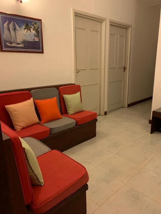 Mjm * Colombo
